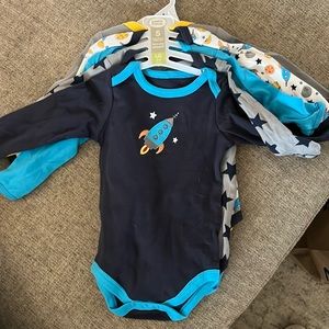 Luvable Friends 5 Long Sleeve Bodysuits LG 6-9M